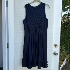 EUC Navy Banana Republic V-neck Flowy Dress Size 14